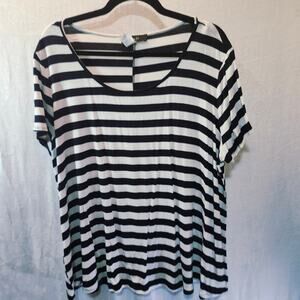 Womens Plus NAiF 2X black and White Stripe Soft Short Sleeve T Shirt